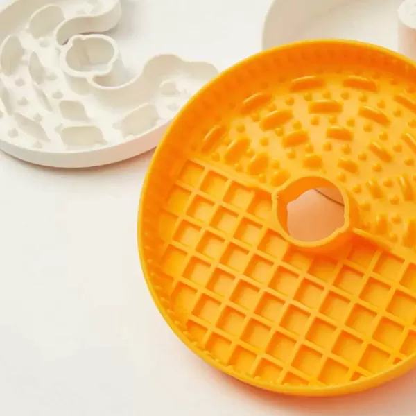Puzzle Feeder Lick Bowl Geel Lite (Voor Kleine Honden) | The Dog Lounge Hot